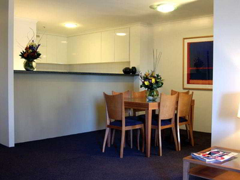 Adina Serviced Apartments Canberra James Court מראה פנימי תמונה